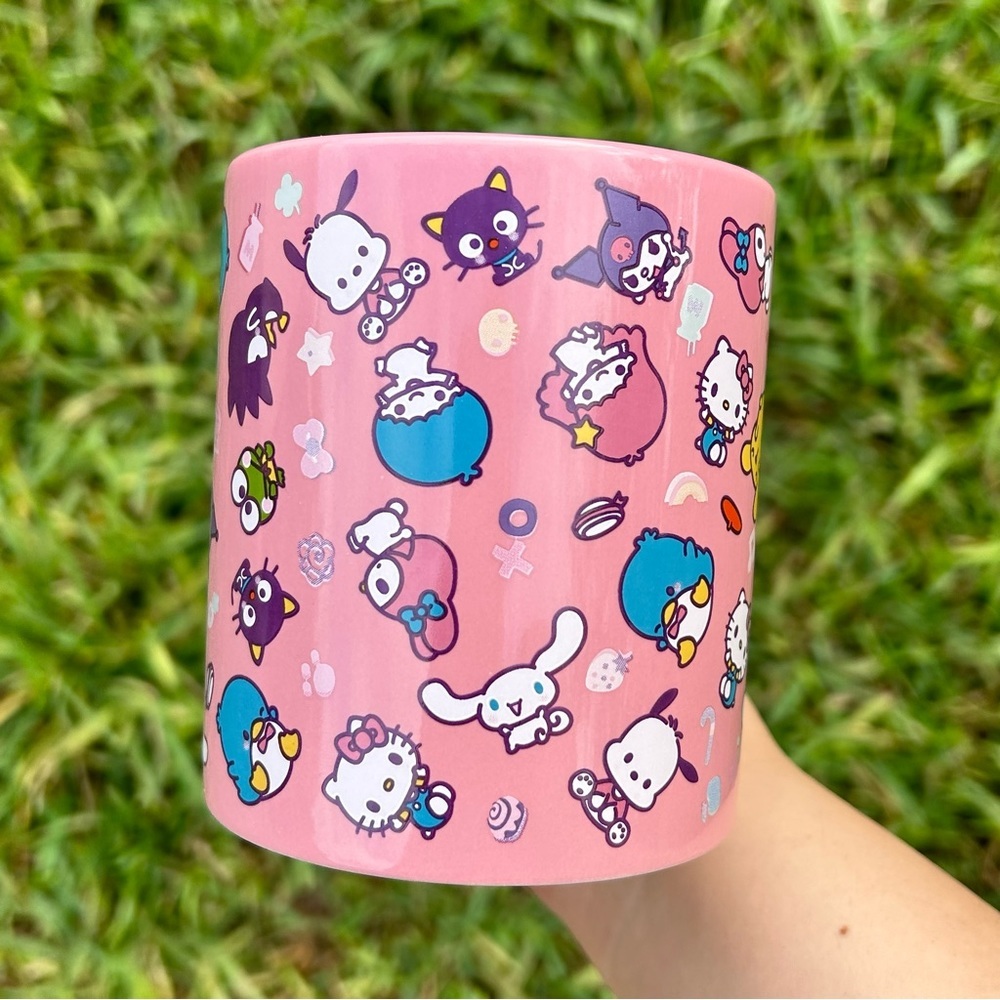 Hello Kitty and friends pink mug - Picture 2 of 4